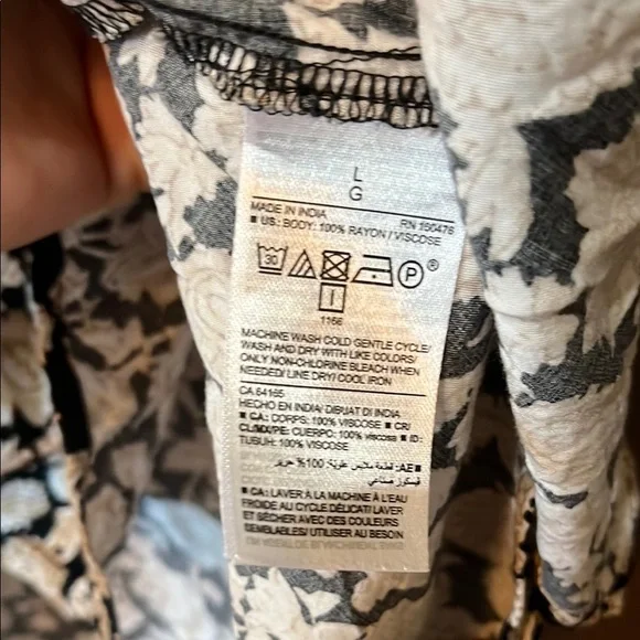 Floral High Neck Halter Sleeveless Top - Picture 4 of 5